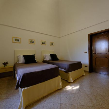 Tenuta Con Due Abitazioni Indipendenti 马丁纳弗兰卡 外观 照片